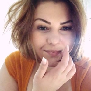 Meet your Posher, Emma-pearl